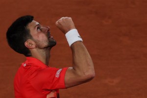 Djokovic no da opción al argentino Schwartzman y se mete en cuartos de final de Roland Garros