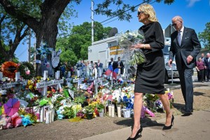 Joe Biden y la primera dama llegan a Uvalde para reunirse con las familias de las víctimas de la masacre de Texas (VIDEO)