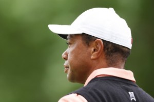 Tiger Woods se hunde hasta la última posición del PGA Championship