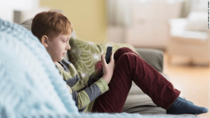 ¿Cuántas horas pasan tus hijos pegados a una pantalla después de la escuela?