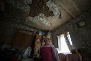 El regreso a la aldea en Ucrania aunque aún se sientan las bombas