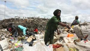 La basura como arma para combatir la pobreza en el mundo