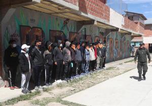 Los reclusos encuentran en el dibujo una forma de liberar su alma en Bolivia