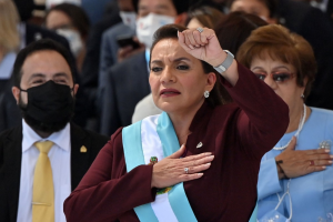 Los cien días “cuesta arriba” de Xiomara Castro frente al gobierno de Honduras