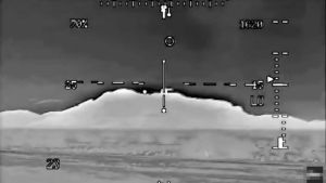 VIDEO de Ovnis volando a velocidades increíbles captado por un helicóptero Apache AH-64 de EEUU