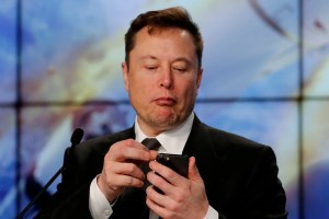 La fortuna de Elon Musk cae por debajo de los 200 mil millones de dólares
