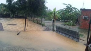 Las lluvias en Zulia hacen estragos y la población exige mantenimiento a los drenajes para evitar una catástrofe (Videos)