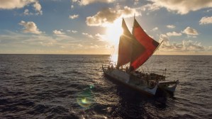 La odisea de una mujer que navegó cinco mil kilómetros en el Pacífico sin mapas ni tecnología