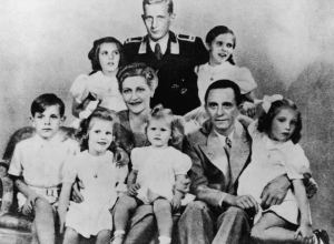Los Goebbels: antes de suicidarse, el matrimonio concretó un siniestro plan para matar a sus pequeños seis hijos