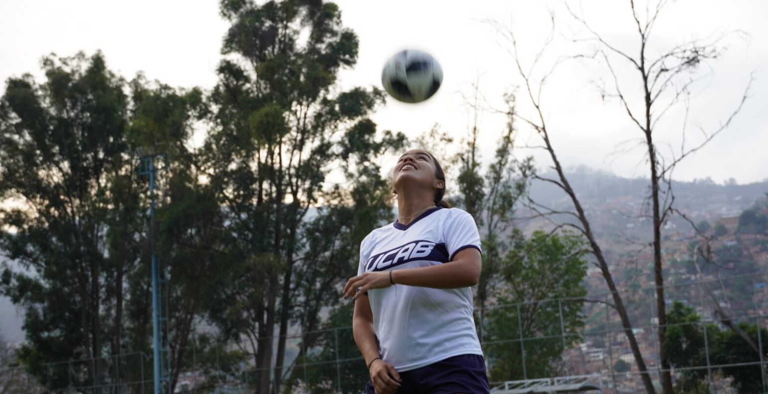 El fútbol femenino en Venezuela vence prejuicios sin recibir remuneración