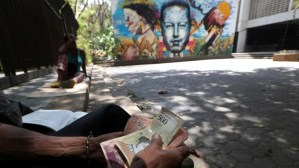 In Venezuela, inflation and dollarization Deepen Schism between private and state mmployees