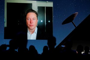 Elon Musk desató confusión sobre compra de Twitter y provoca su caída