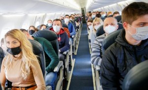 EEUU recomienda a los pasajeros de aviones seguir utilizando las mascarillas durante los vuelos
