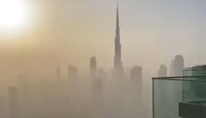 Una tormenta de arena envuelve al Burj Khalifa, el edificio más alto del mundo en Dubái (VIDEO)