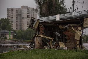 Recuperados 150 cuerpos de entre los escombros en Járkov tras los bombardeos