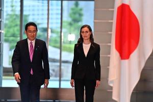 Los líderes de Japón y Finlandia prometen “respuesta firme” contra la invasión rusa