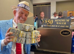 El mayor apostador del mundo perdió MILLONES de dólares por la épica carrera del venezolano Sonny León (VIDEO)