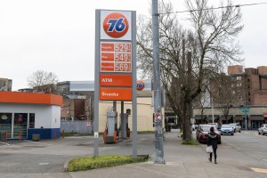 Alertan que galón de gasolina podría subir a 10 dólares en Washington por escasez de combustible