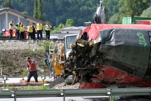 Ascienden a cinco los muertos y a 44 los heridos tras accidente de tren en Alemania