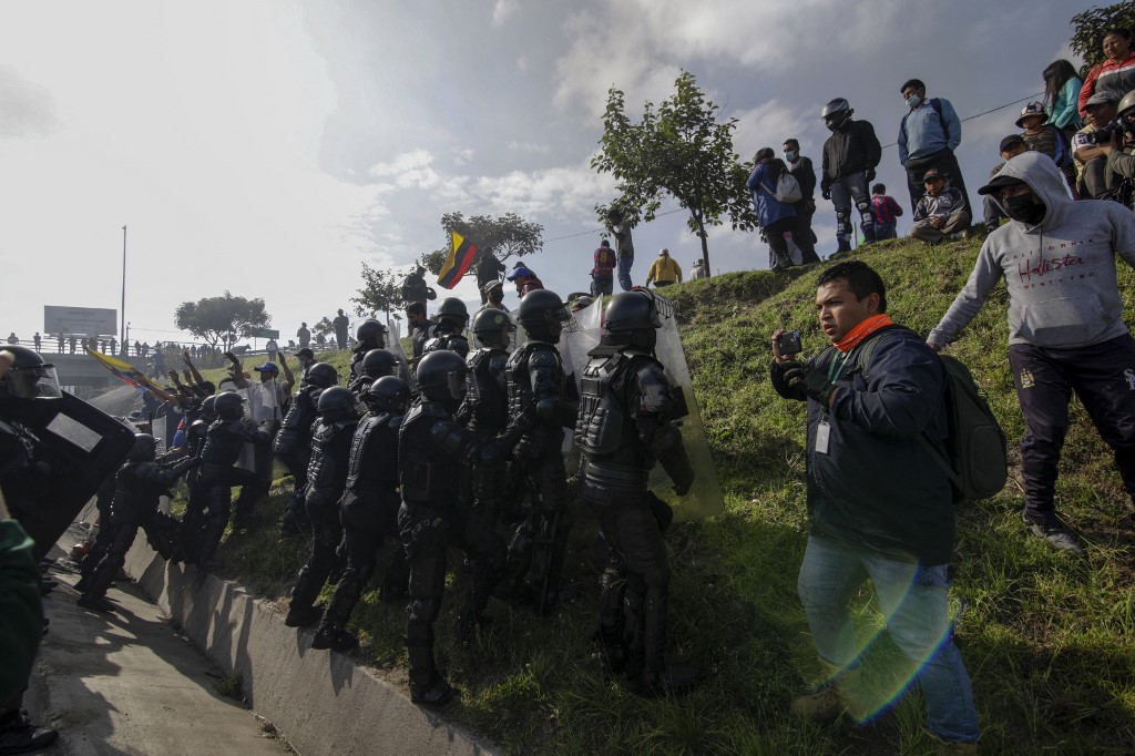 Lasso recibió a indígenas y alcaldes en quinto día de disturbios en Ecuador
