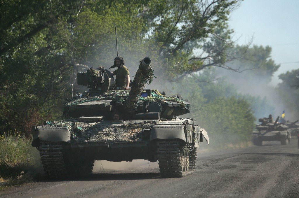 Rusia bombardea zonas recuperadas por Ucrania
