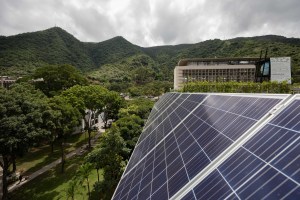 El chavismo no soluciona los apagones pero promete energía solar para toda Venezuela
