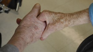 Un veterano de guerra estadounidense se reencuentra con su antigua amada en Japón tras 70 años de búsqueda