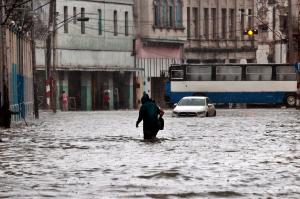Las intensas lluvias dejan al menos tres muertos y miles de evacuados en Cuba