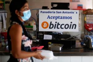 El FMI pidió a El Salvador que aborde “los riesgos del bitcóin”
