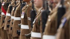 Sexo grupal en una base militar británica: el secretario de las Fuerzas Armadas dijo que está avergonzado por el escándalo