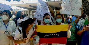 Enfermeros del Hospital Universitario de Maracaibo protestaron para exigir cumplimiento del contrato colectivo