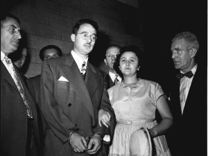 Los acusó un familiar: el matrimonio Rosenberg, que murió en la silla eléctrica por vender información a los soviéticos