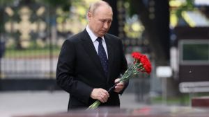 “Un martillo en la cabeza y está muerto”: exagente de la CIA dijo que los aliados de Putin planean su fin