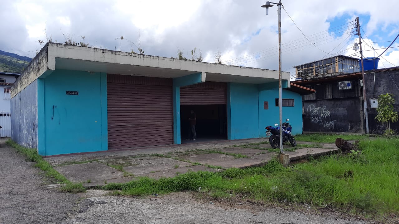 Chavistas pretenden arrebatar espacio de esparcimiento a abuelos en San Cristóbal