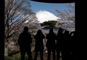 Japón reabre sus puertas al turismo tras más de dos años de pandemia… pero aún de forma restringida