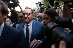 El actor Kevin Spacey, acusado de agresiones sexuales en Londres, queda en libertad bajo fianza
