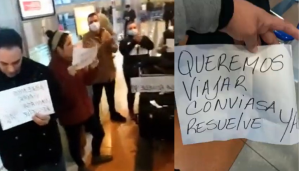 Venezolanos varados por Conviasa protestan en el aeropuerto de Ezeiza en Argentina (VIDEO)