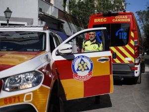 Al menos dos personas murieron calcinadas tras incendio de su casa en España