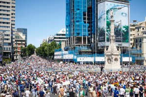 Miles de personas celebran en Madrid el fallo en EEUU contra el aborto