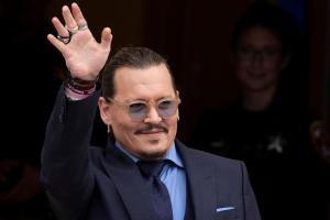 Johnny Depp vende sus creaciones artísticas por más de 3,5 millones de euros