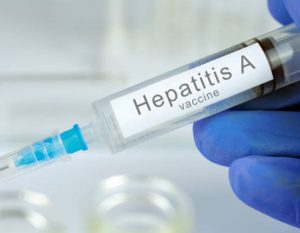 OMS alertó de un brote de hepatitis en Líbano, donde no hay vacunas ni agua potable