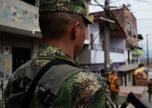 Un soldado mata por “intolerancia” a dos superiores en Colombia