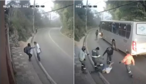 Intentó robar a una joven, pero unos hombres se bajaron de un autobús y le dieron una paliza (VIDEO)