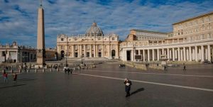 El Vaticano dice que el fallo del aborto en EEUU “interpela al mundo entero”