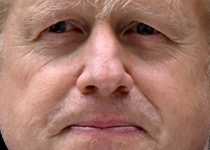 “Me voy con la frente en alto”, aseguró Boris Johnson en el Parlamento