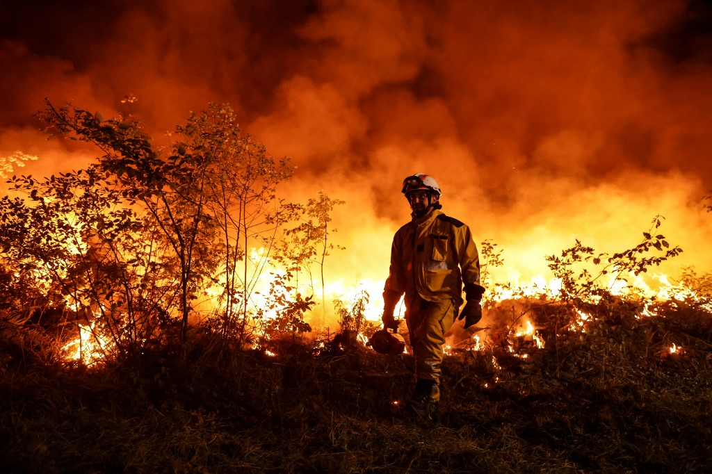 En imágenes: Desolación y caos en Europa por los incendios provocados por la ola de calor
