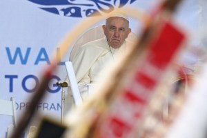 El papa Francisco advierte de que “la humanidad corre un grave peligro”