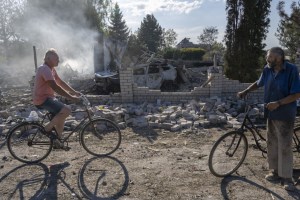 Zelenski repudió bombardeo de una prisión en Ucrania, crimen de guerra ruso deliberado