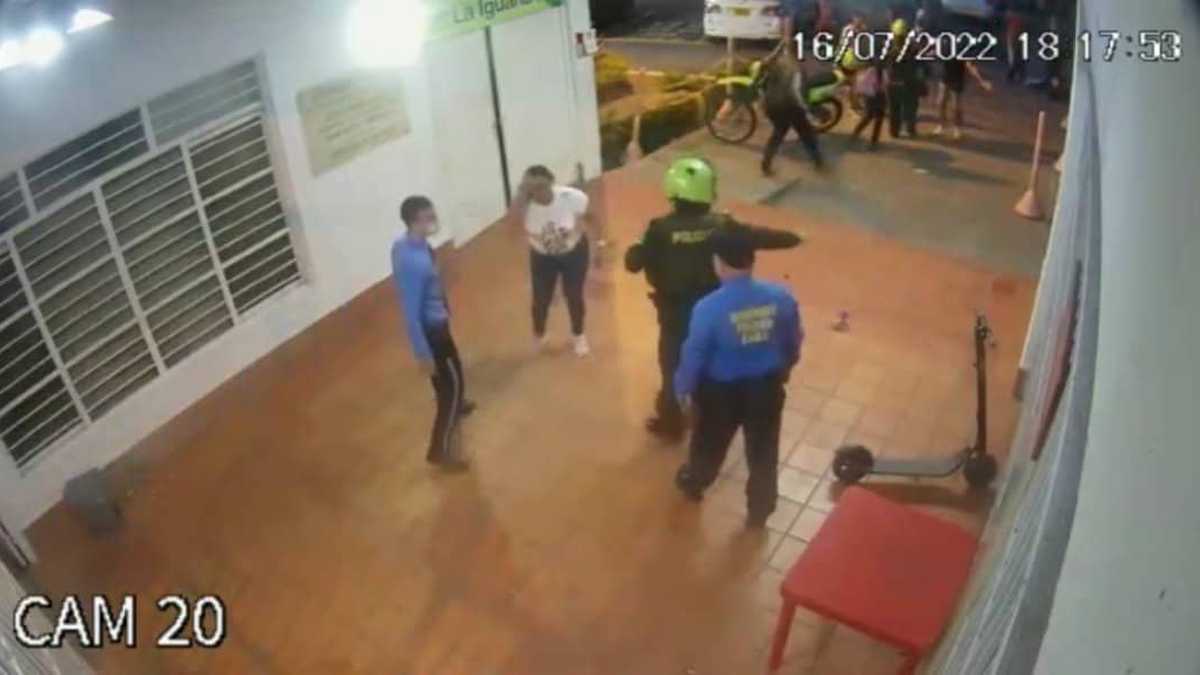 EN VIDEO: momento exacto en que un vigilante en Cúcuta le dispara a tres personas; una de ellas murió