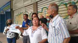 Enfermeros jubilados de Carabobo advierten que van a encadenarse en las puertas de Insalud si no les pagan